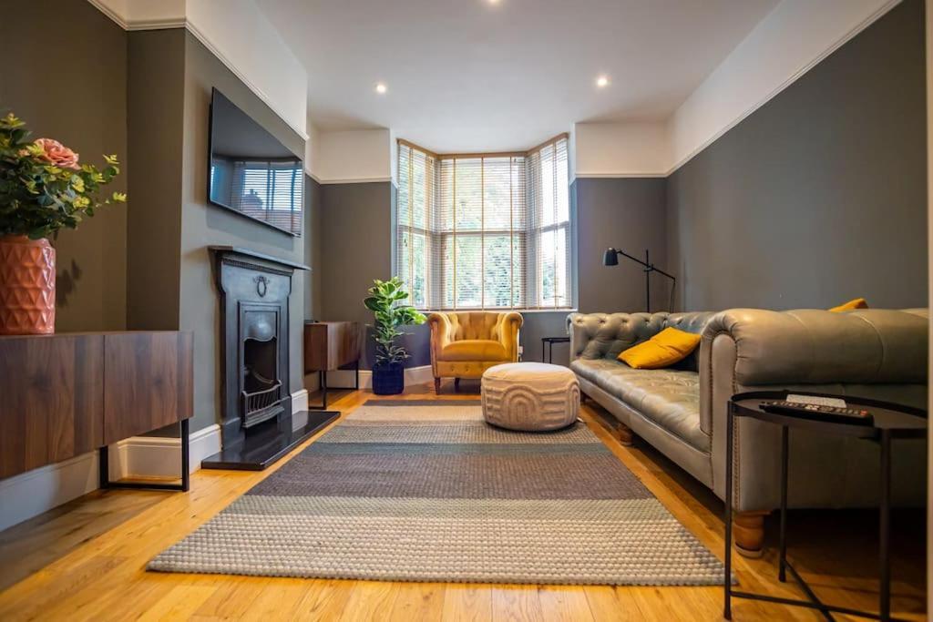Hereford - Clifton Villa - Beautifully Presented House Located A Short Walk From City Centre - Sleeps 6 Guests - Perfect For Exploring Hereford - Hosted By Rentmyhouse Bagian luar foto