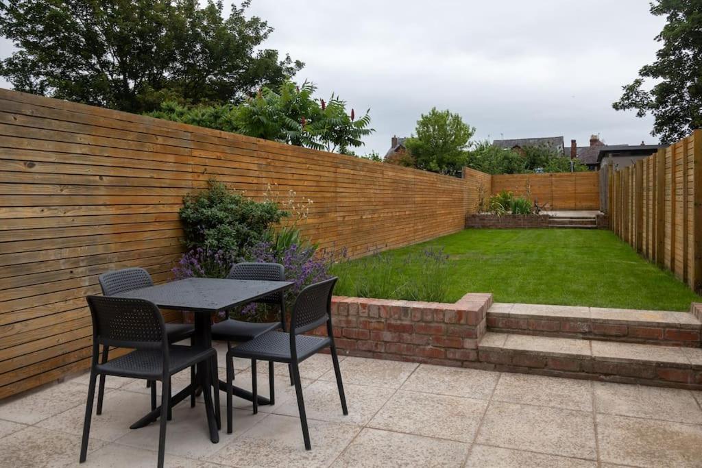 Hereford - Clifton Villa - Beautifully Presented House Located A Short Walk From City Centre - Sleeps 6 Guests - Perfect For Exploring Hereford - Hosted By Rentmyhouse Bagian luar foto