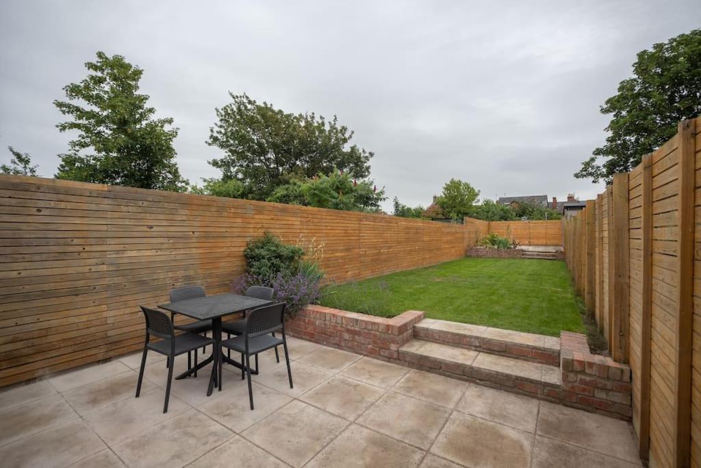 Hereford - Clifton Villa - Beautifully Presented House Located A Short Walk From City Centre - Sleeps 6 Guests - Perfect For Exploring Hereford - Hosted By Rentmyhouse Bagian luar foto