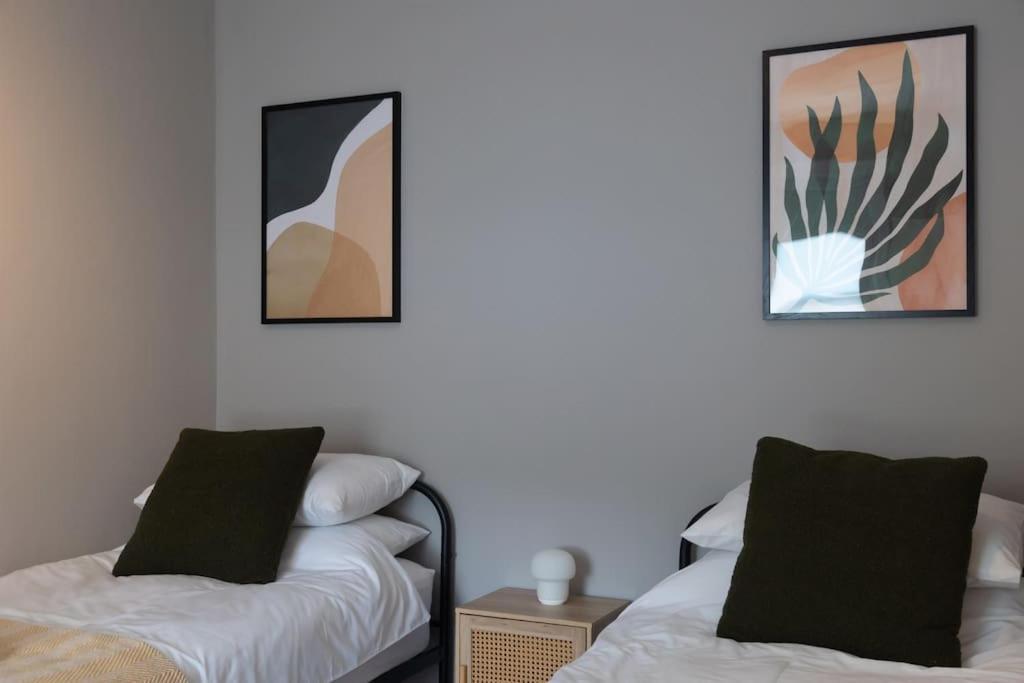 Hereford - Clifton Villa - Beautifully Presented House Located A Short Walk From City Centre - Sleeps 6 Guests - Perfect For Exploring Hereford - Hosted By Rentmyhouse Bagian luar foto