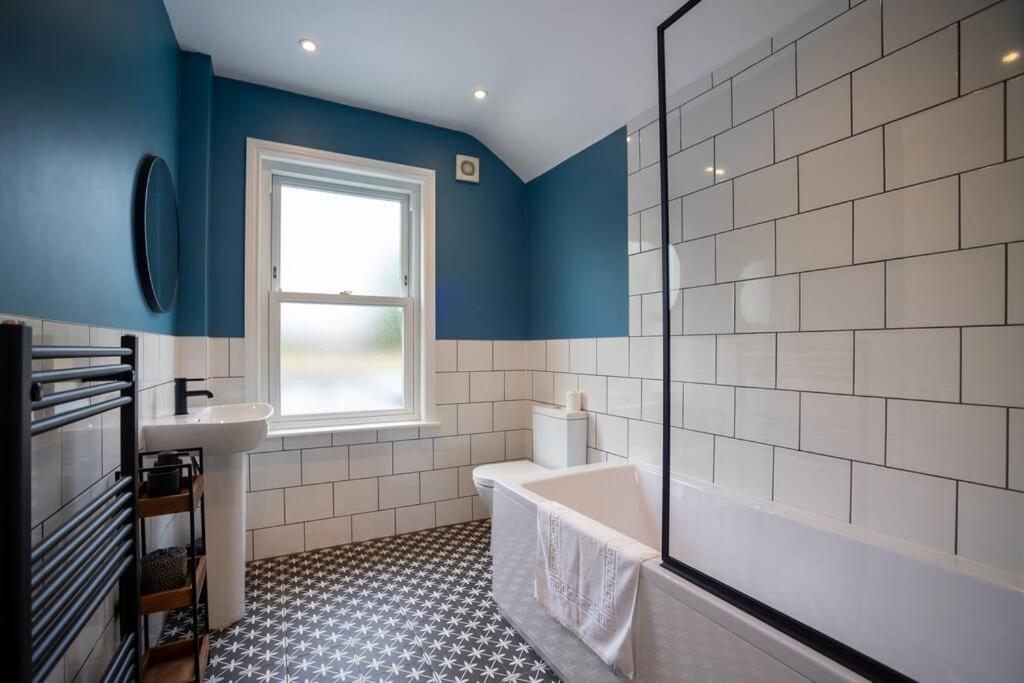 Hereford - Clifton Villa - Beautifully Presented House Located A Short Walk From City Centre - Sleeps 6 Guests - Perfect For Exploring Hereford - Hosted By Rentmyhouse Bagian luar foto