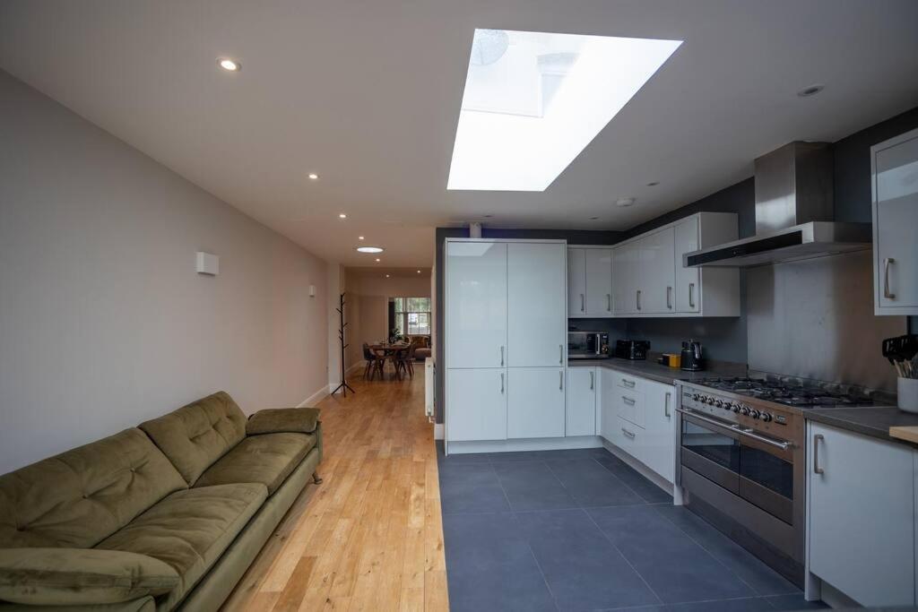 Hereford - Clifton Villa - Beautifully Presented House Located A Short Walk From City Centre - Sleeps 6 Guests - Perfect For Exploring Hereford - Hosted By Rentmyhouse Bagian luar foto