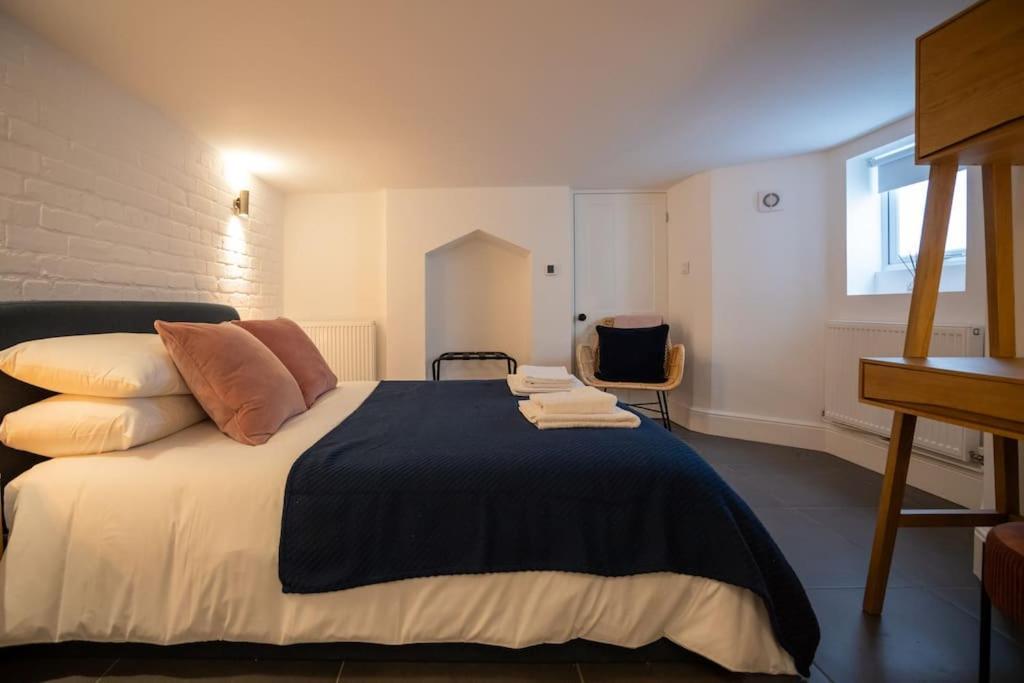 Hereford - Clifton Villa - Beautifully Presented House Located A Short Walk From City Centre - Sleeps 6 Guests - Perfect For Exploring Hereford - Hosted By Rentmyhouse Bagian luar foto