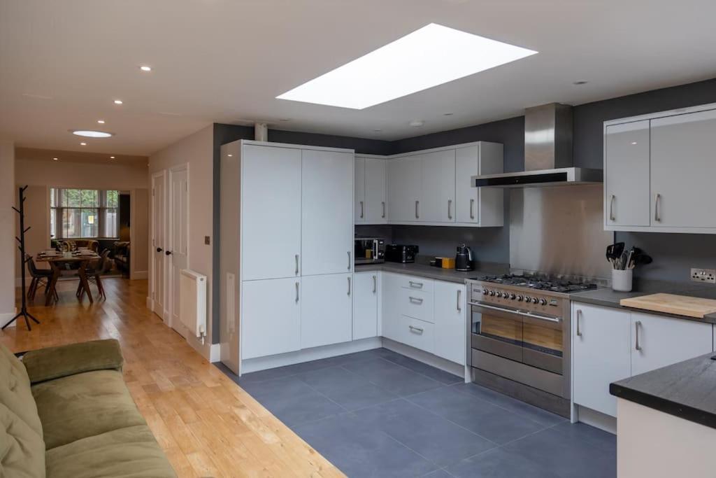 Hereford - Clifton Villa - Beautifully Presented House Located A Short Walk From City Centre - Sleeps 6 Guests - Perfect For Exploring Hereford - Hosted By Rentmyhouse Bagian luar foto